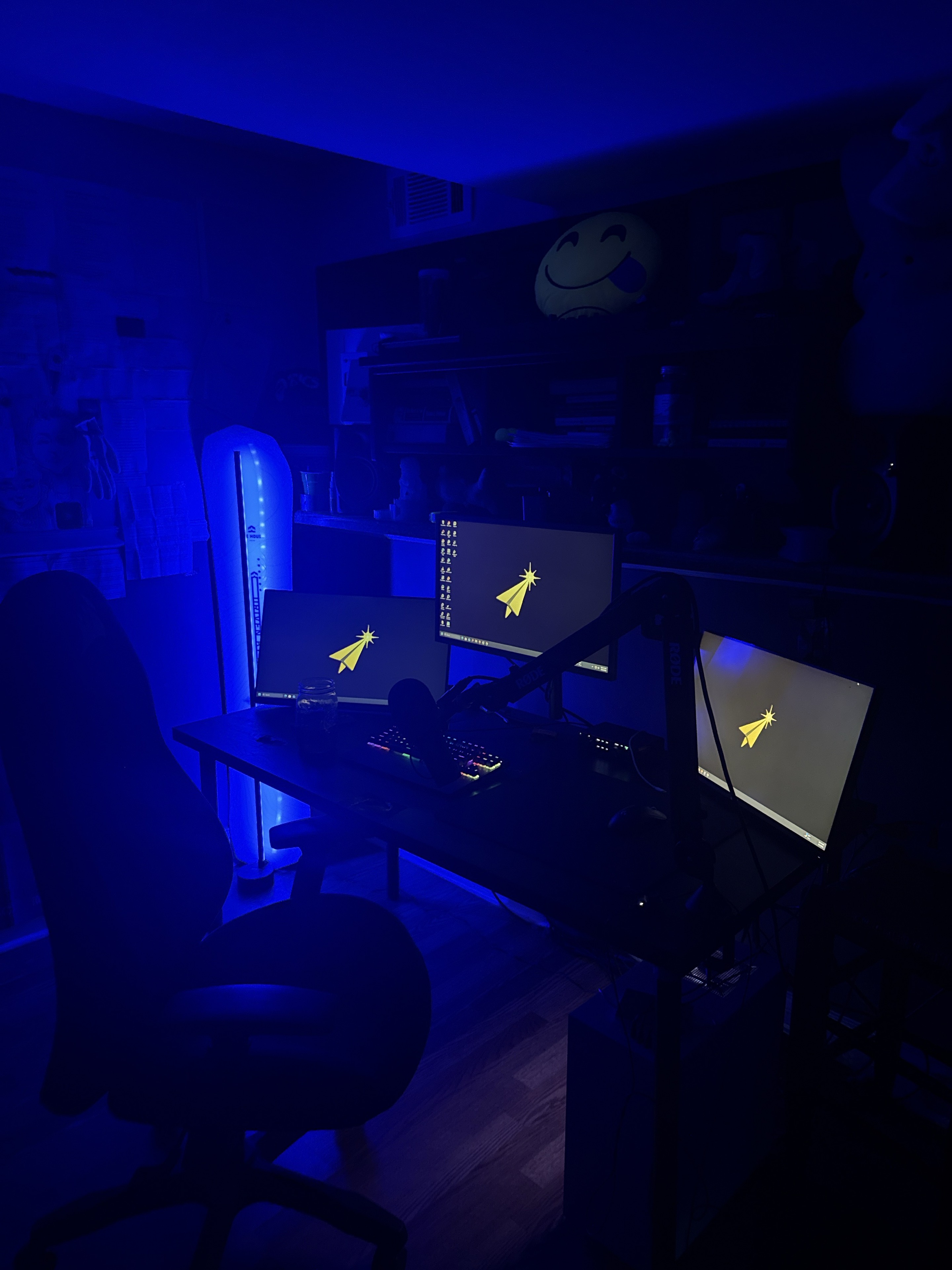 The blue-lit workstation where JetSynapse began